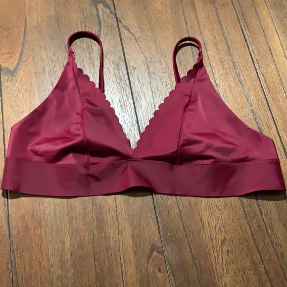 PINK by Victoria’s Secret Bonded Scallop Edge Plunge Front Bra - Picture 5 of 9